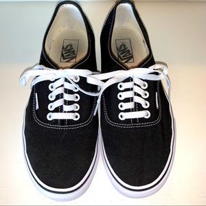 Vans | Authentic Black and White